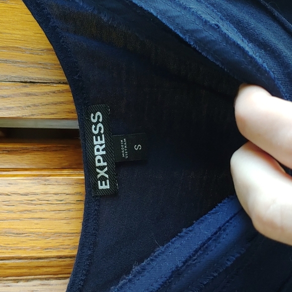 Navy Express Ruffle tank - Picture 2 of 4